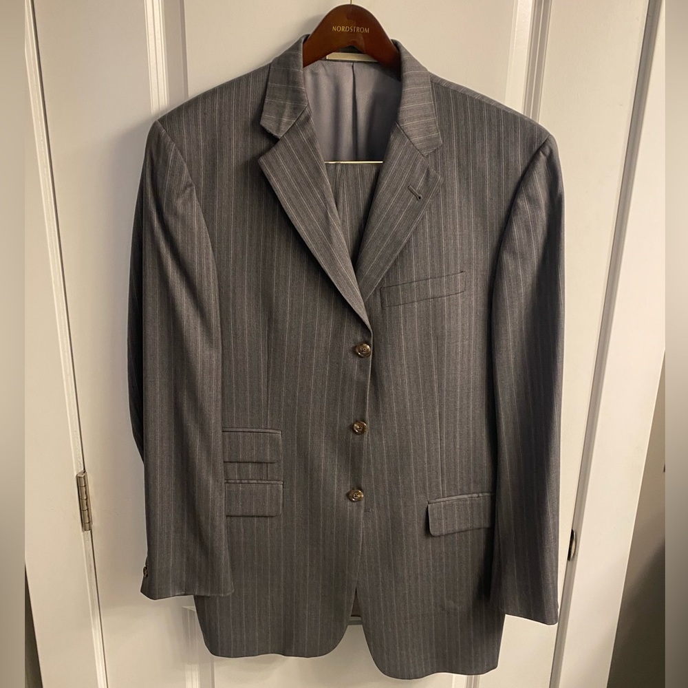 Mens Burberry suite. Coat 40lg pants 34lg